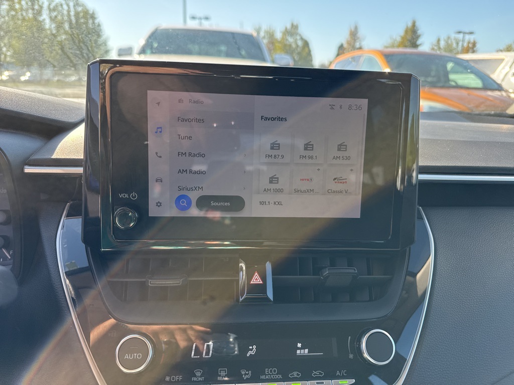 2023 Toyota Corolla LE photo 6