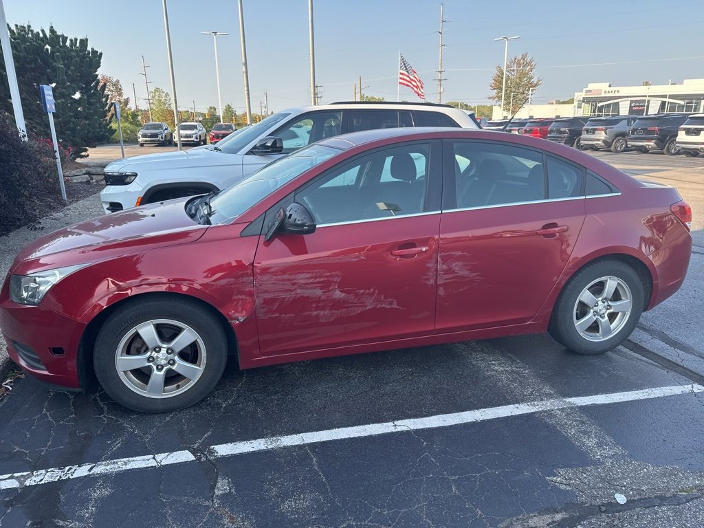 2014 Chevrolet Cruze photo 2