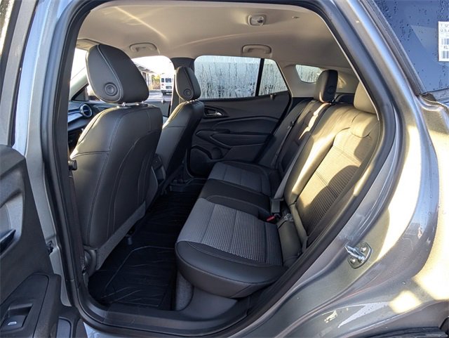 2025 Chevrolet Trax LT photo 4