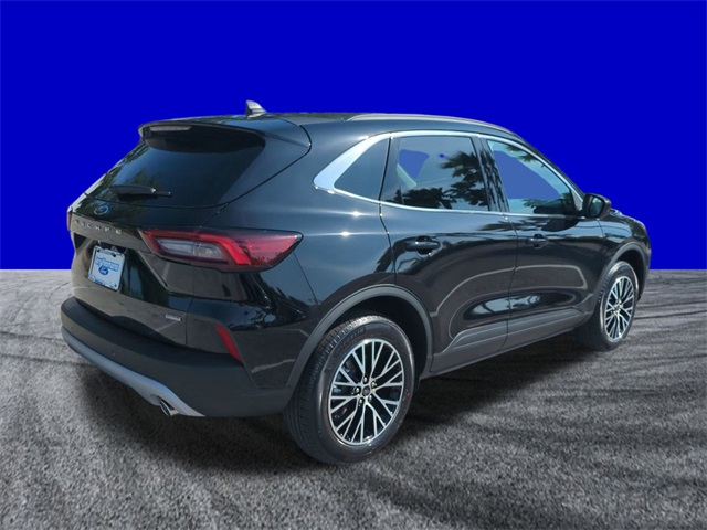 2025 Ford Escape Plug-In Hybrid SE photo 4