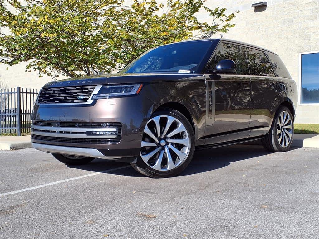 2025 Land Rover Range Rover SE's photo