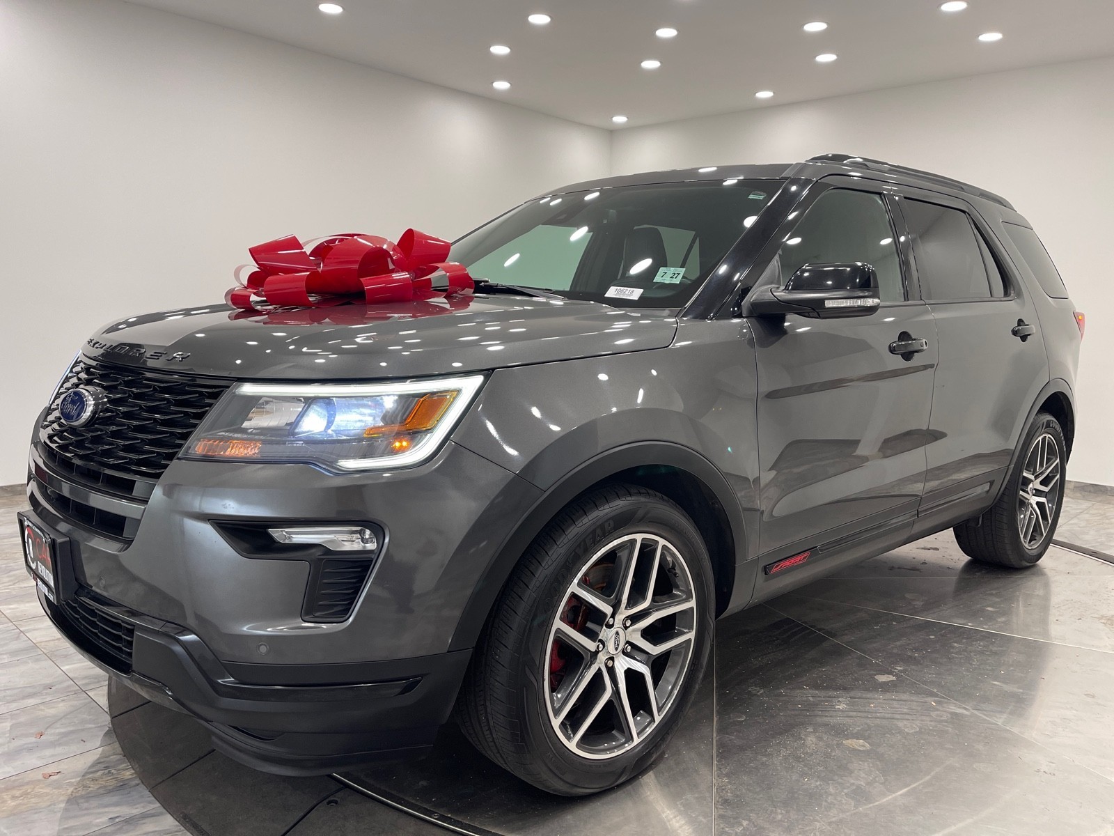 2019 Ford Explorer Sport photo 3
