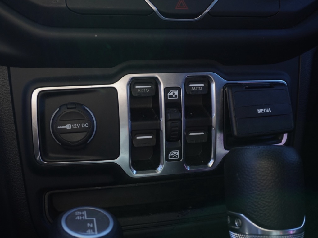 2019 Jeep Wrangler Sport S photo 16