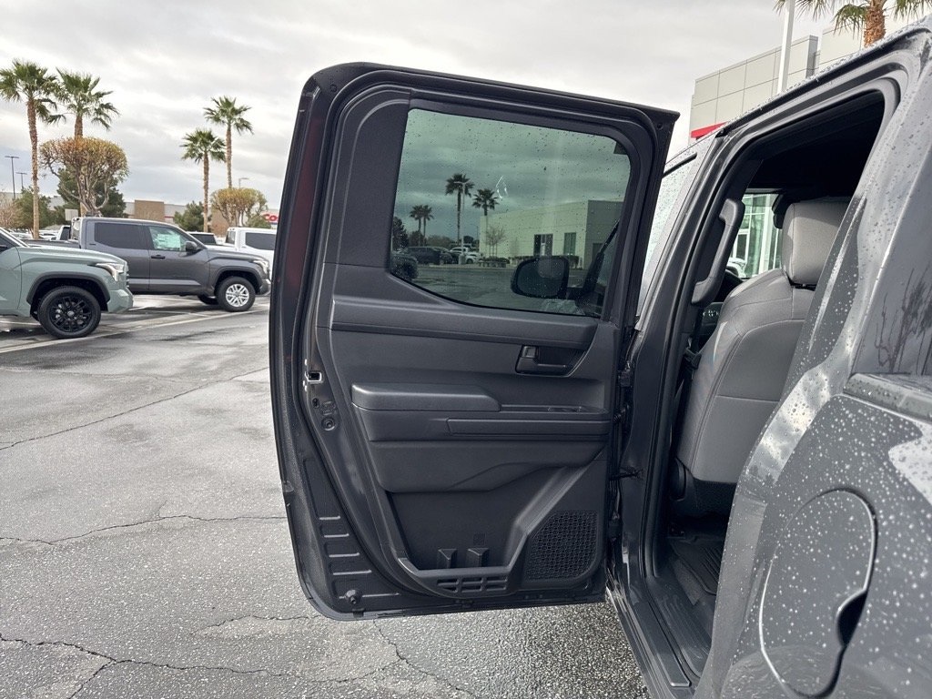 2025 Toyota Tacoma SR5 photo 11