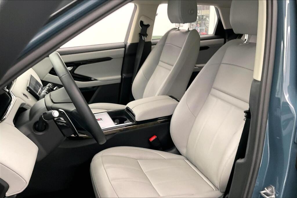2025 Land Rover Range Rover Evoque S photo 11