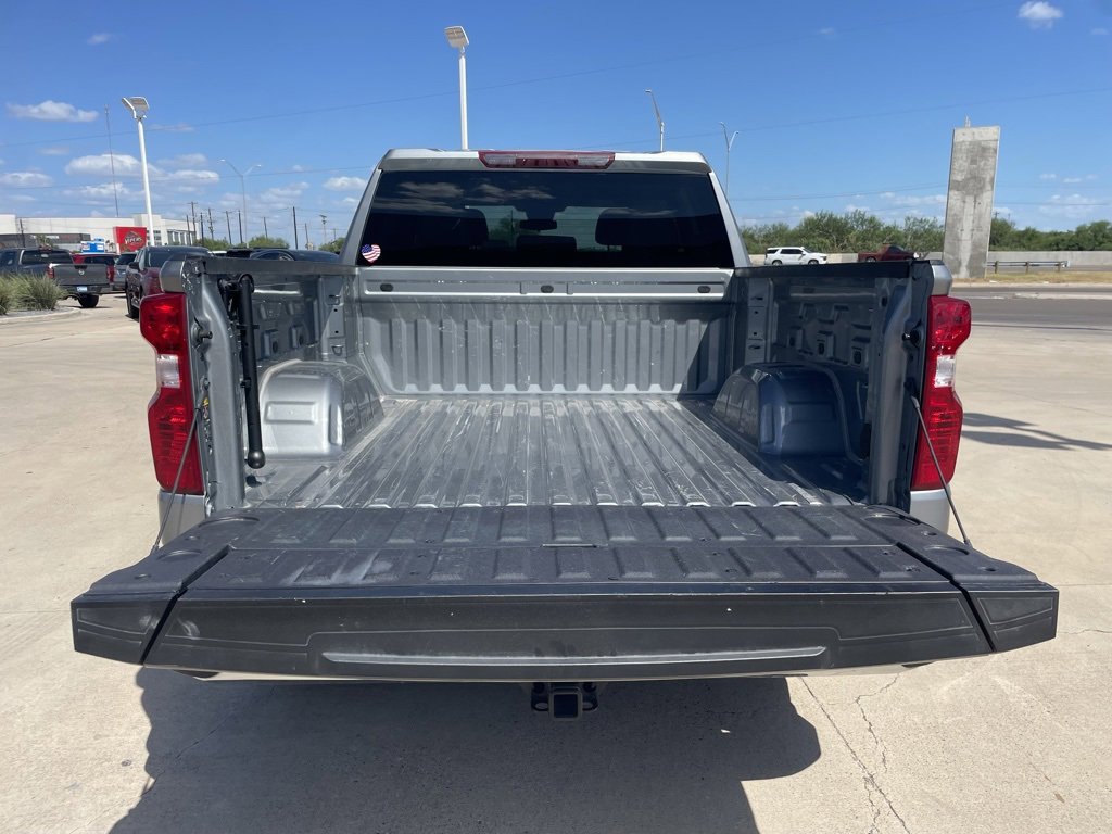 2025 Chevrolet Silverado 1500 photo 3