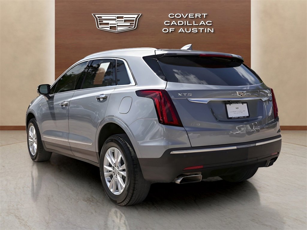 2023 Cadillac XT5 Luxury photo 2
