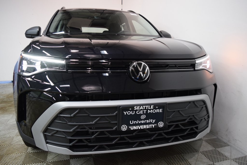 2025 Volkswagen Taos S photo 3