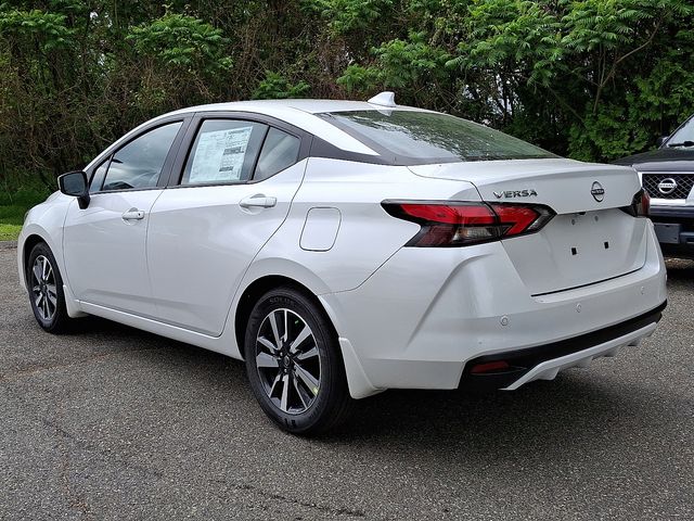 2025 Nissan Versa SV photo 4