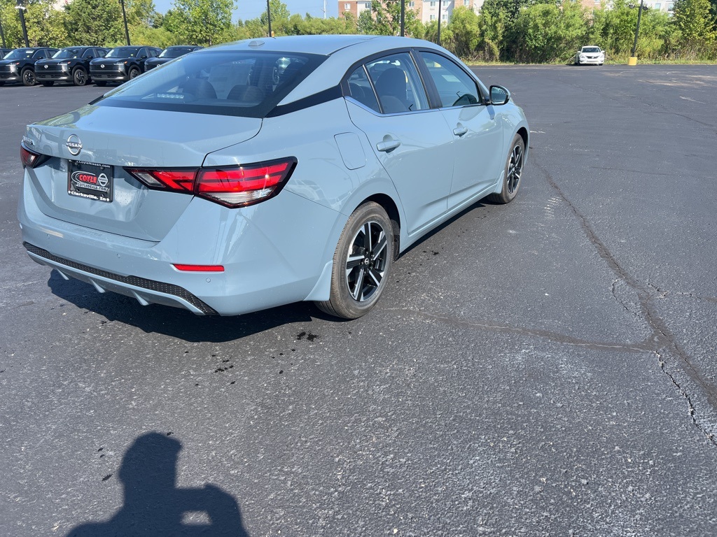 2025 Nissan Sentra SV photo 4