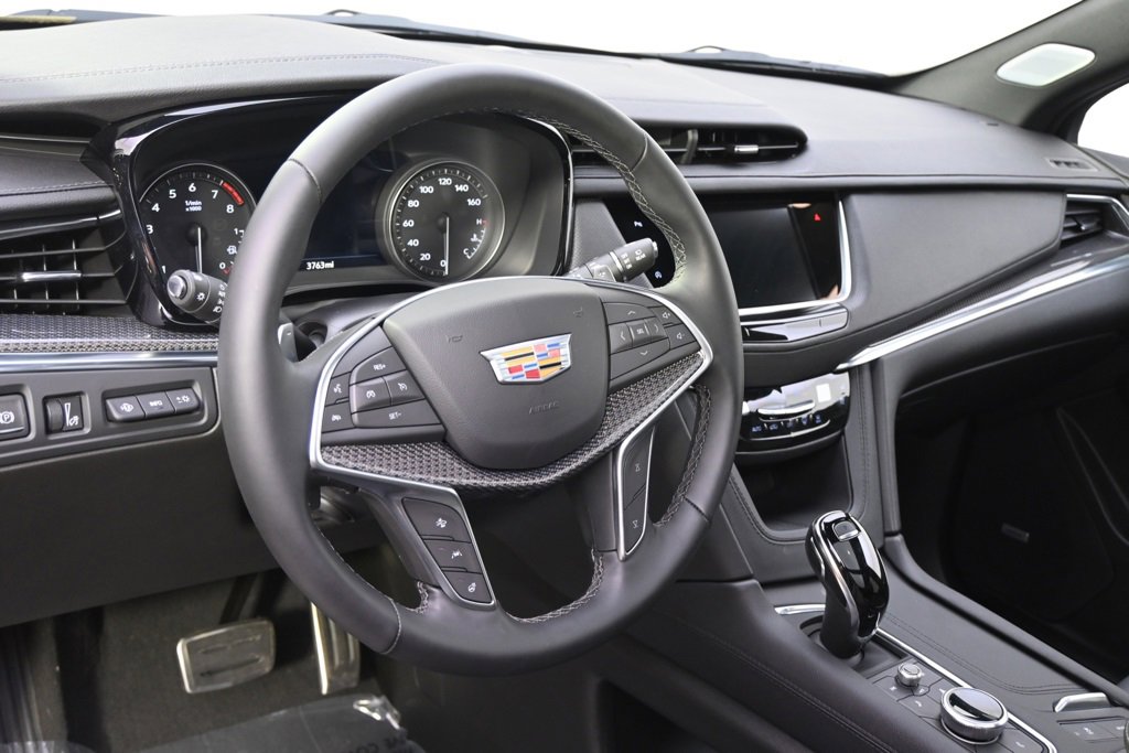 2025 Cadillac XT5 Sport photo 9