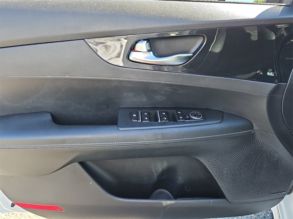 2023 Kia Forte GT-Line photo 12