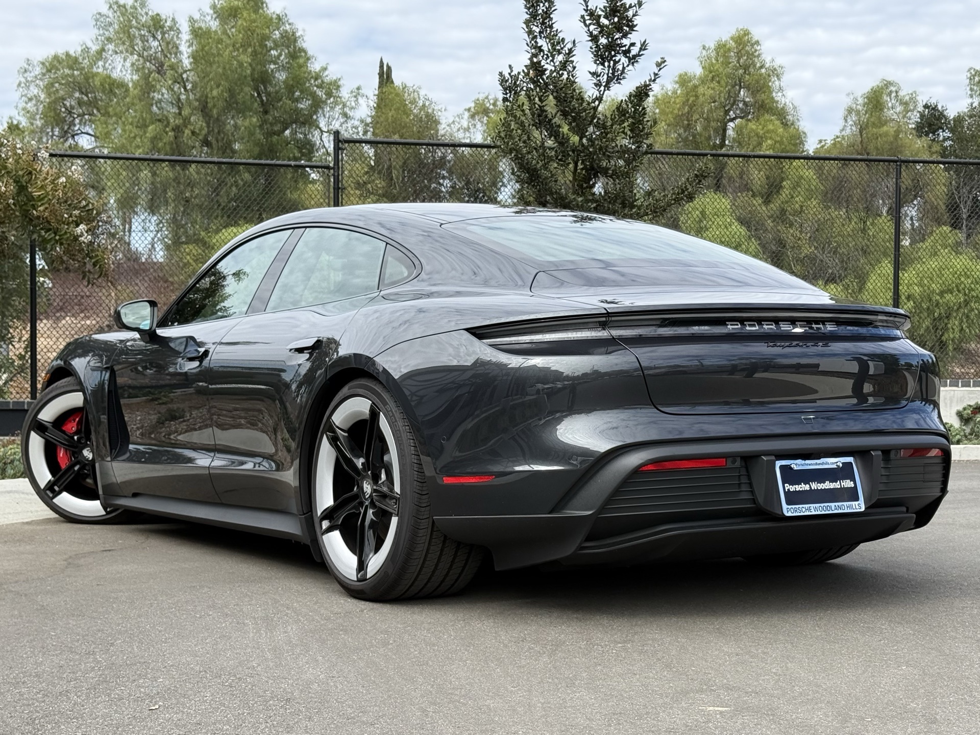 2025 Porsche Taycan 4S photo 3