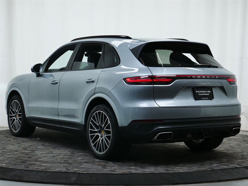 2020 Porsche Cayenne photo 3