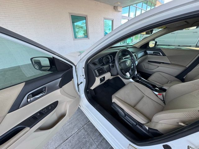 2015 Honda Accord LX photo 8