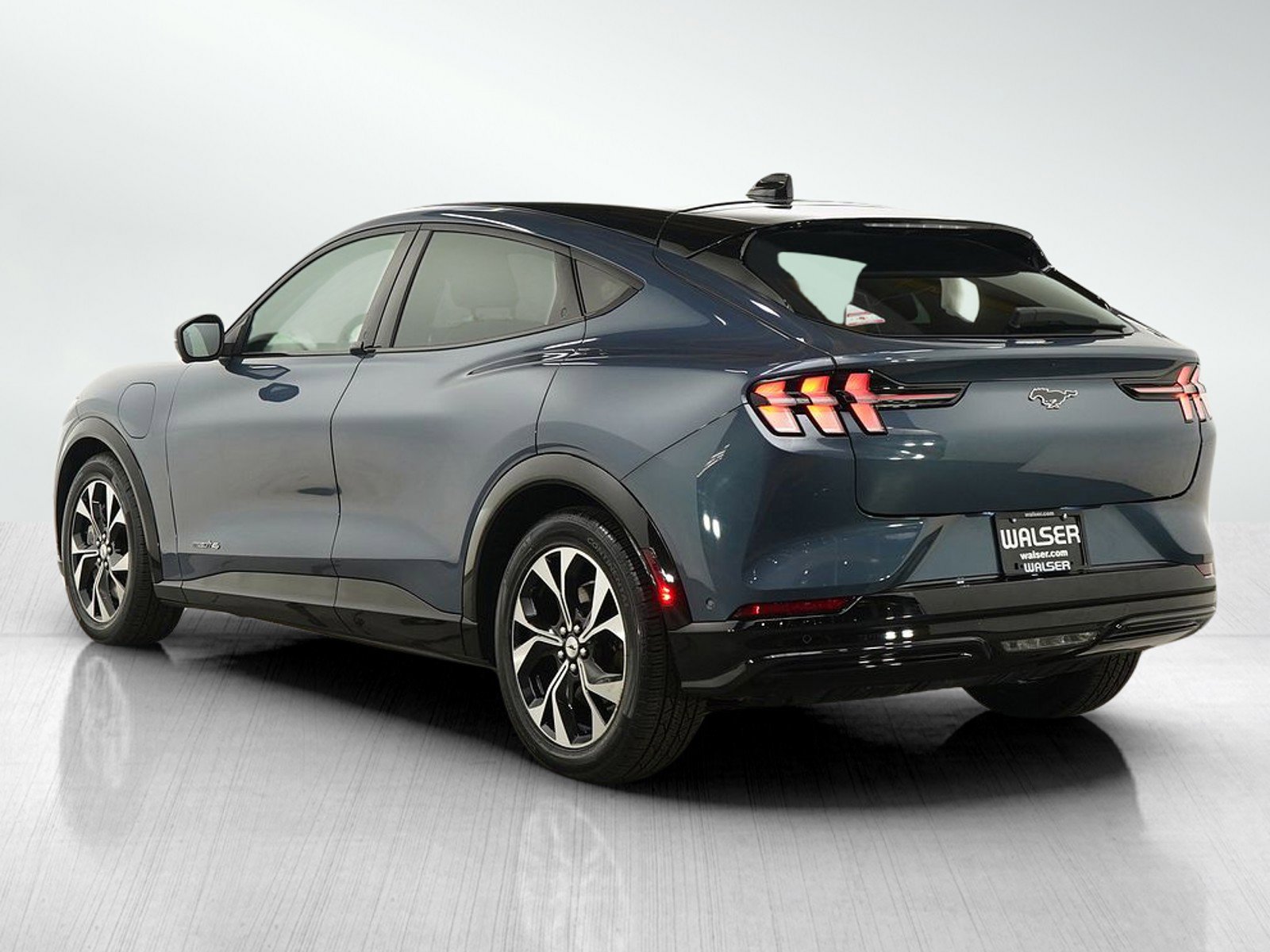 2021 Ford Mustang Mach-E Premium photo 3