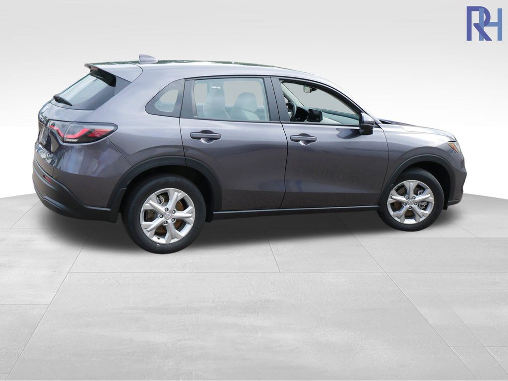 Used 2024 Honda HR-V LX with VIN 3CZRZ1H31RM714967 for sale in Coon Rapids, Minnesota