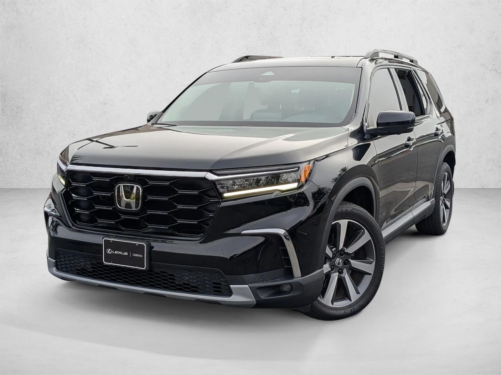 2023 Honda Pilot Elite's photo
