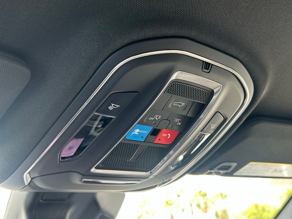 2025 Jeep Grand Cherokee Limited photo 37
