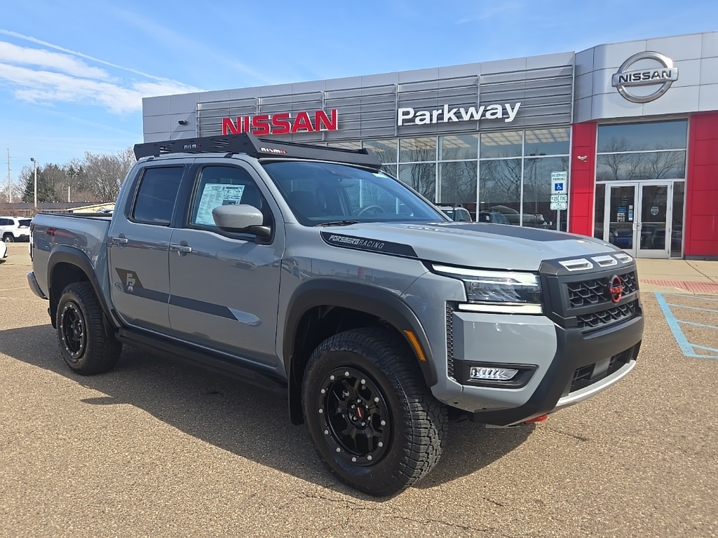 2025 Nissan Frontier PRO-4X's photo