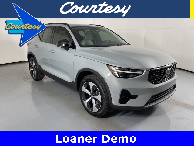2026 Volvo XC40 Plus's photo