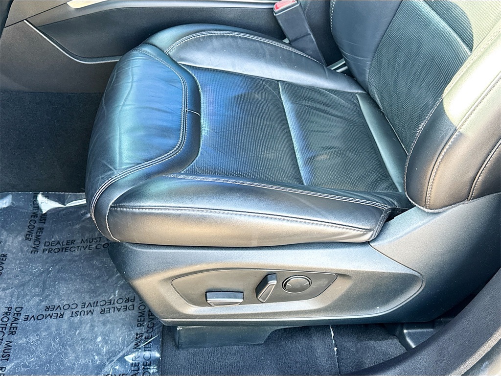 2022 Ford Explorer Platinum photo 15