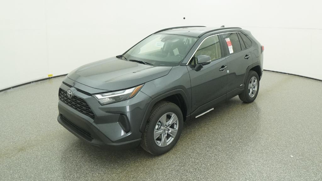 2025 Toyota RAV4 XLE's photo