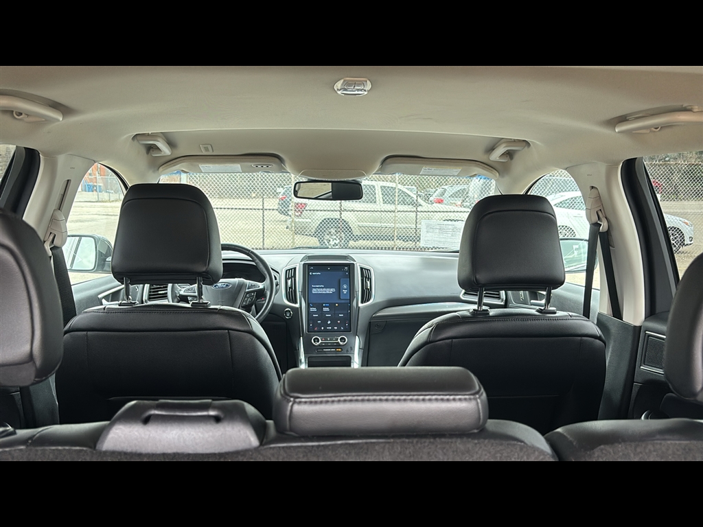 2022 Ford Edge Titanium photo 25