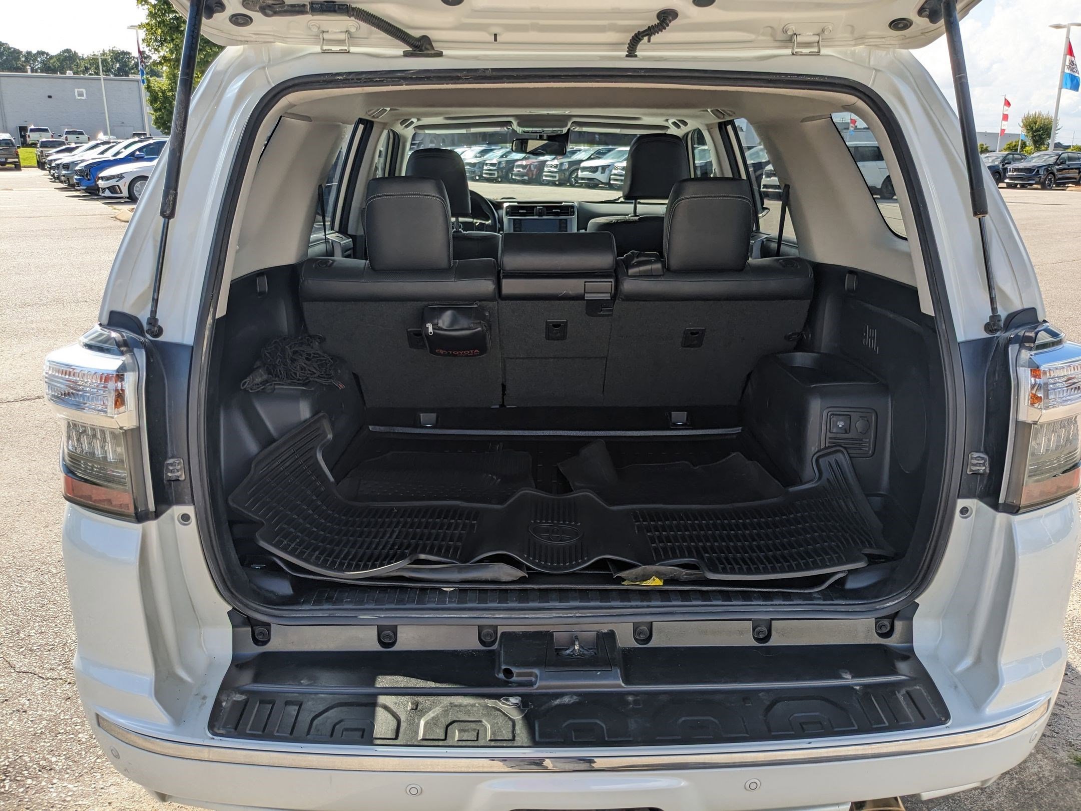 2022 Toyota 4Runner Limited photo 3