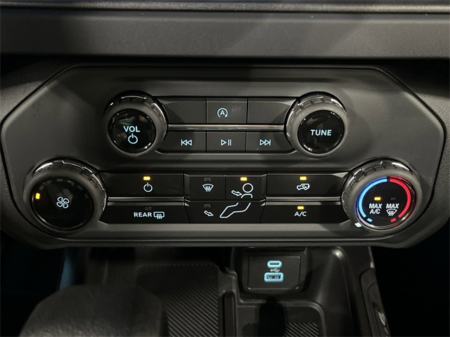 2025 Ford Bronco Base photo 20