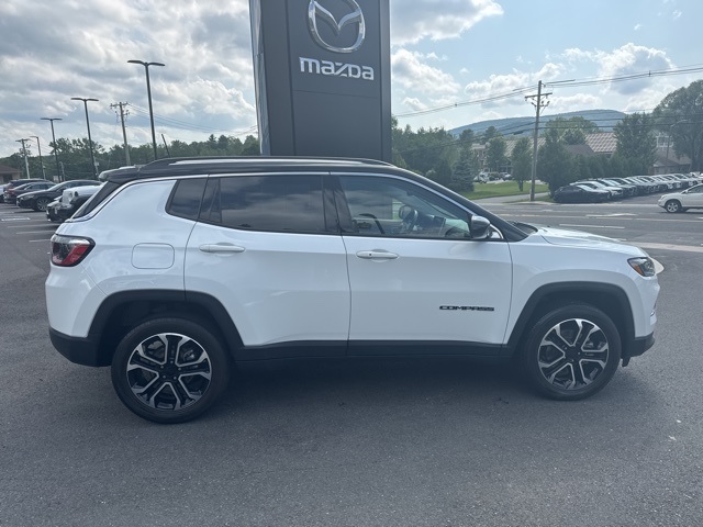 2022 Jeep Compass Limited photo 4