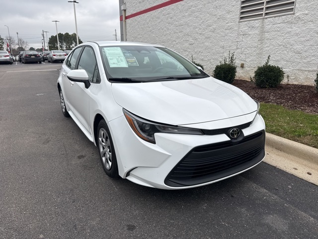2023 Toyota Corolla LE's photo