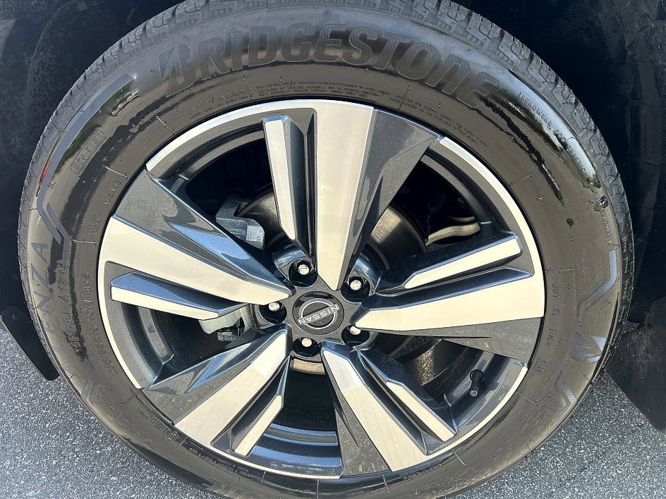 2023 Nissan Rogue SL photo 9
