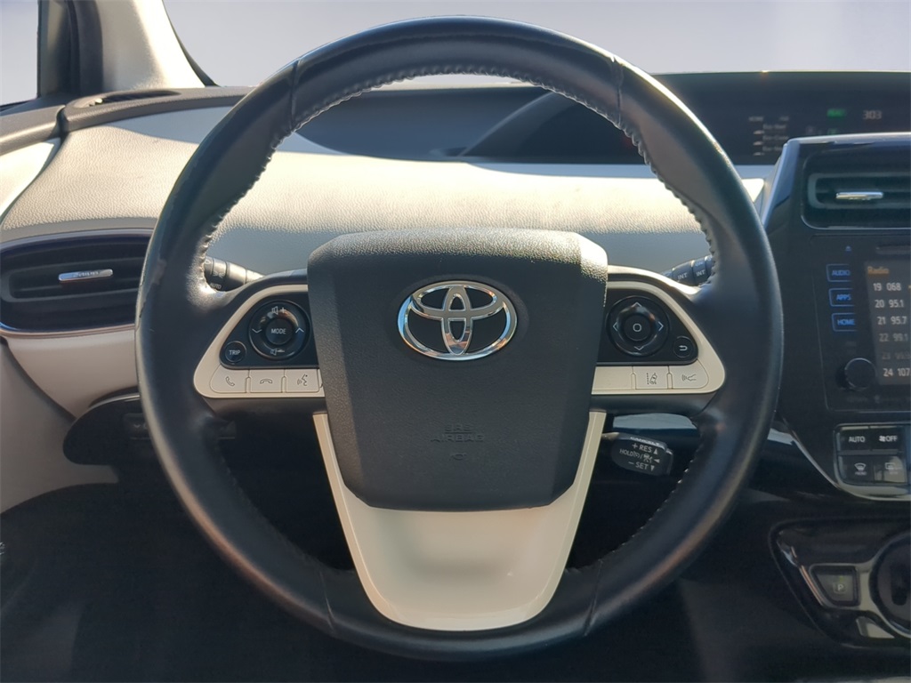 2017 Toyota Prius Three Touring photo 13