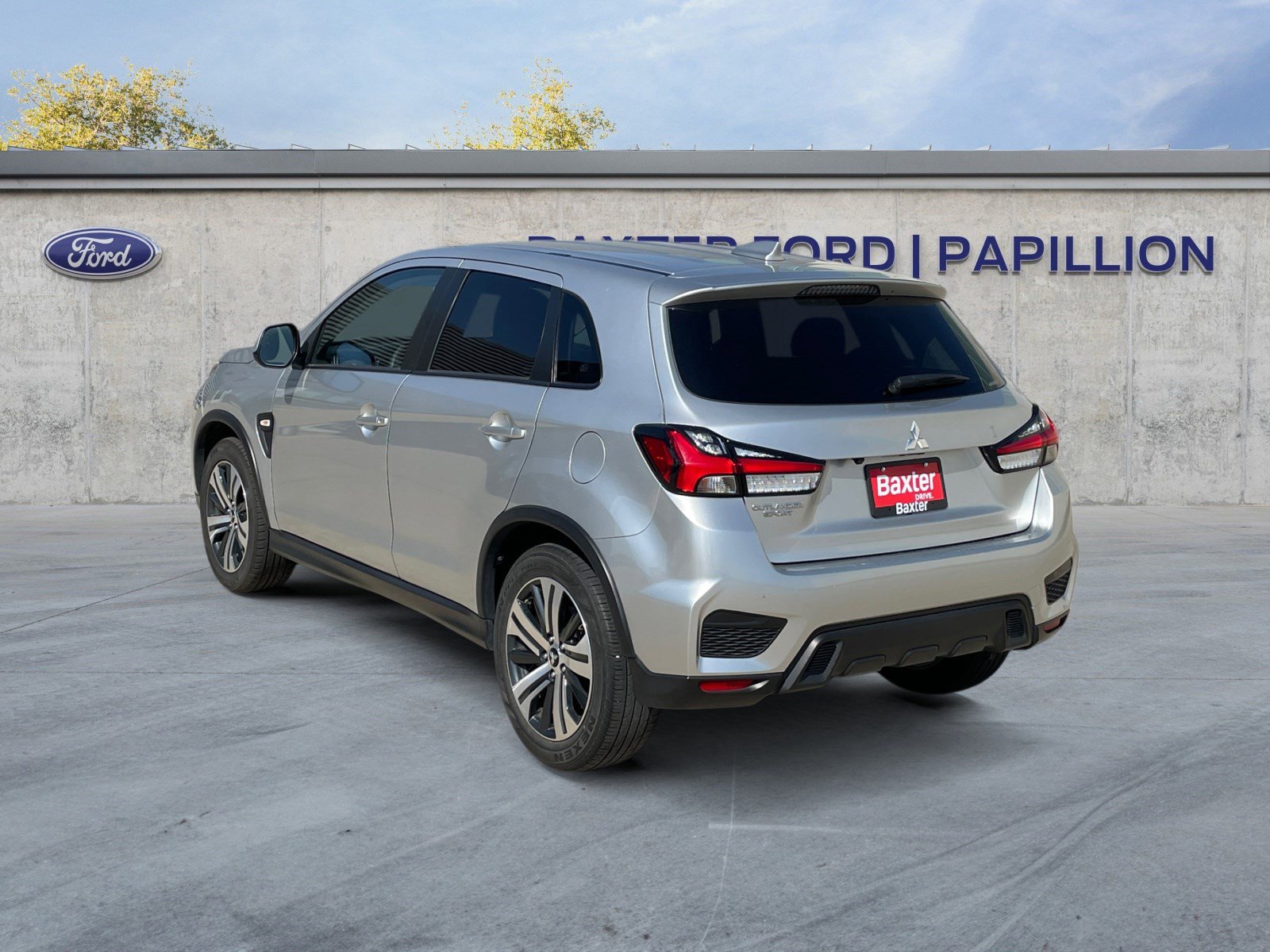 2024 Mitsubishi Outlander Sport SE photo 2