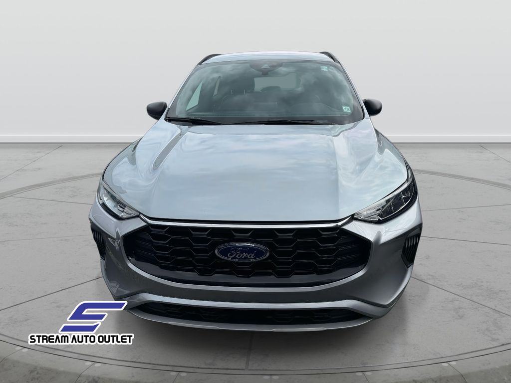 2024 Ford Escape ST-Line photo 2