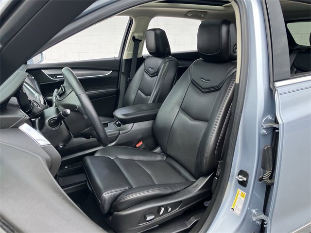 2017 Cadillac XT5 Luxury photo 2