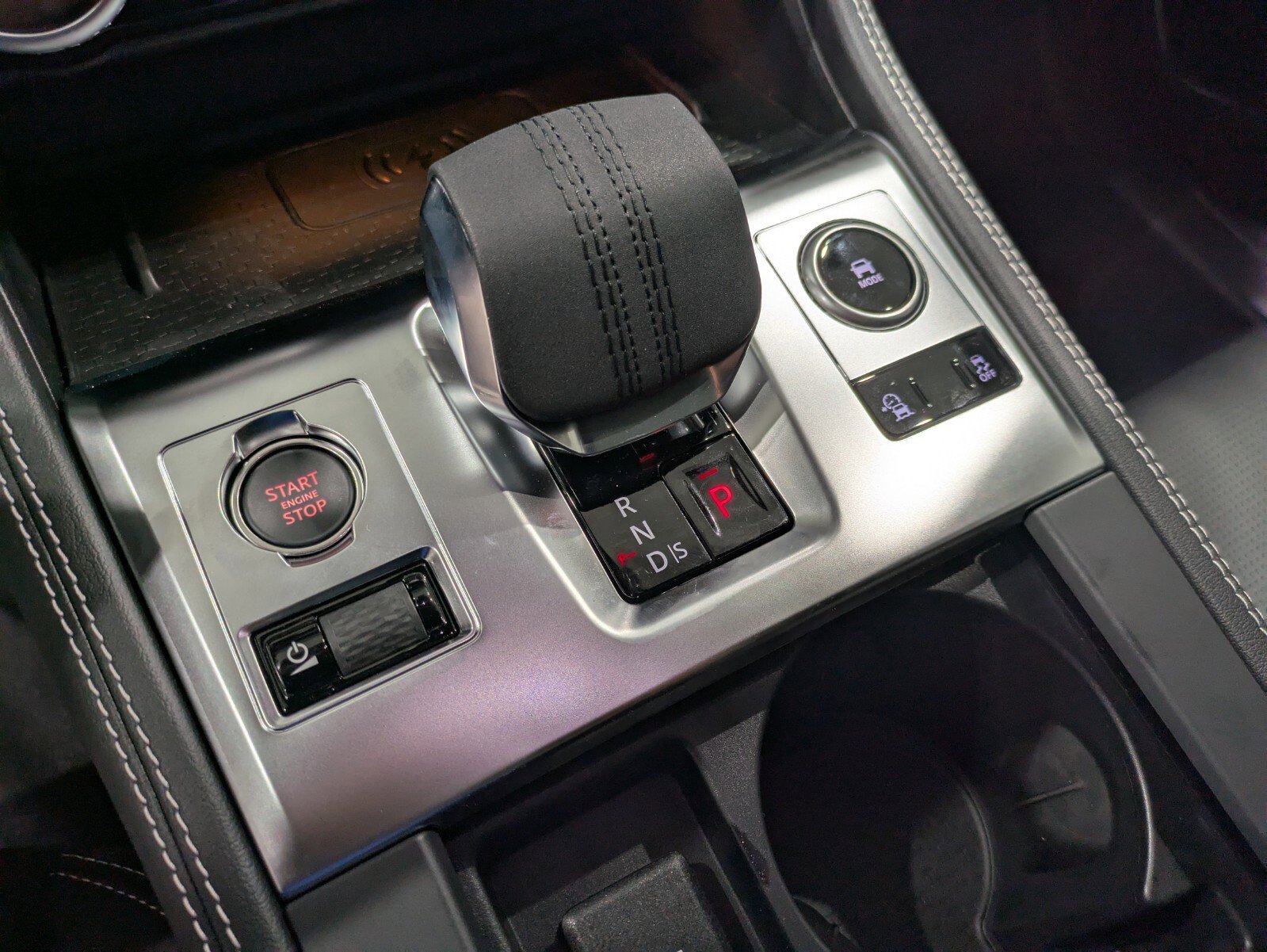 2026 Jaguar F-PACE P250 R-Dynamic S photo 17