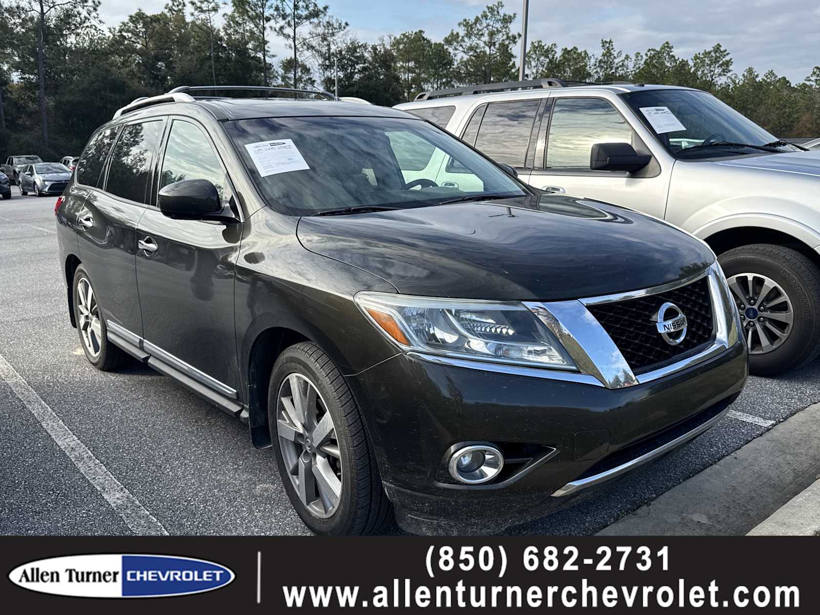 2016 Nissan Pathfinder Platinum's photo