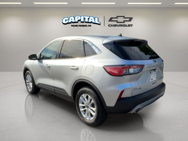 2020 Ford Escape SE photo 3