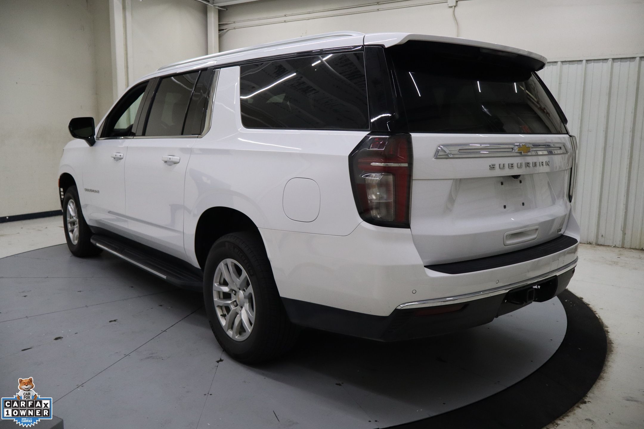 2024 Chevrolet Suburban LT photo 4