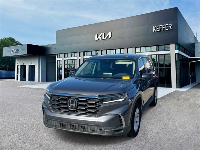 2023 Honda Pilot LX's photo