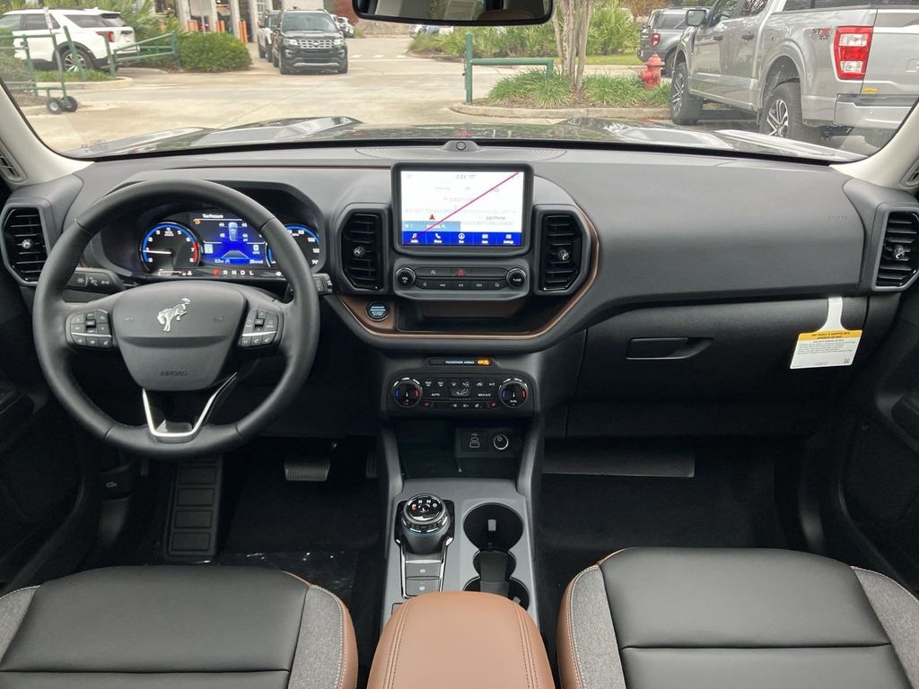 2024 Ford Bronco Sport Outer Banks photo 3