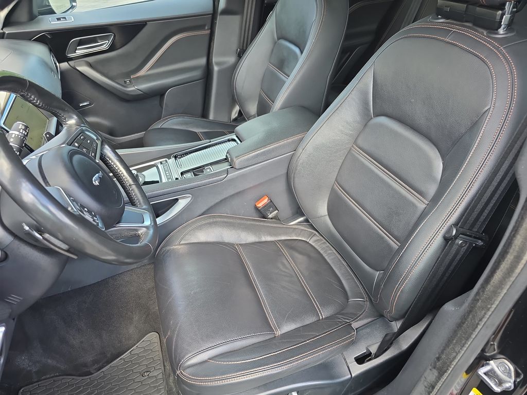 2019 Jaguar F-PACE Prestige photo 14
