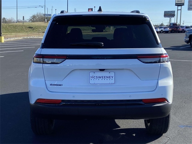 2025 Jeep Grand Cherokee Altitude photo 4