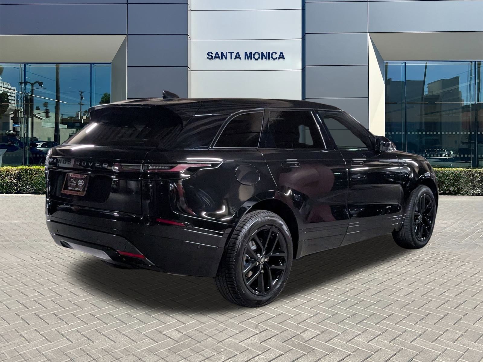 2026 Land Rover Range Rover Velar P250 Dynamic SE photo 2