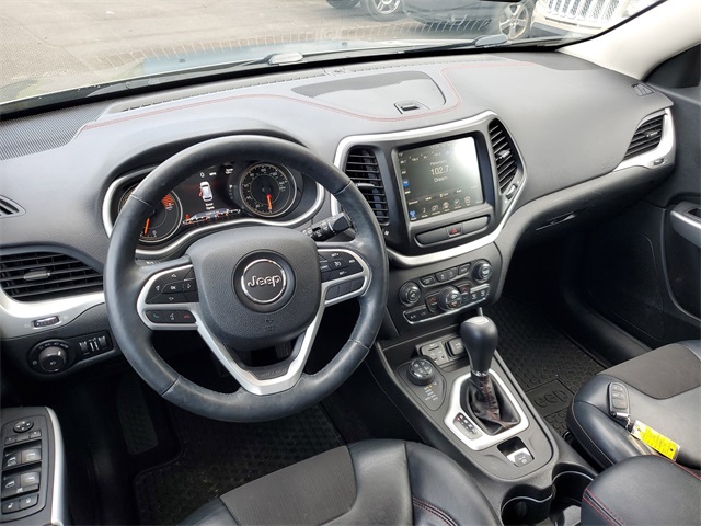 2017 Jeep Cherokee Trailhawk photo 27