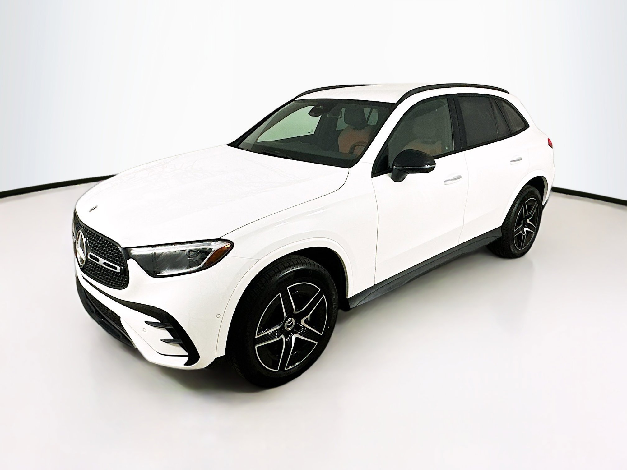 2025 Mercedes Benz GLC 300 4MATIC photo 3