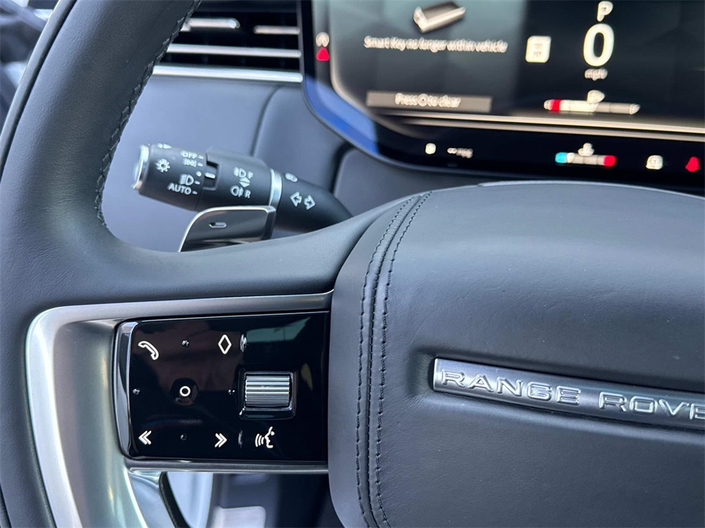 2023 Land Rover Range Rover SE photo 28