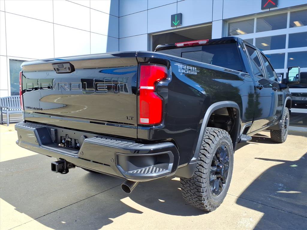 2026 Chevrolet Silverado 2500HD LT photo 2